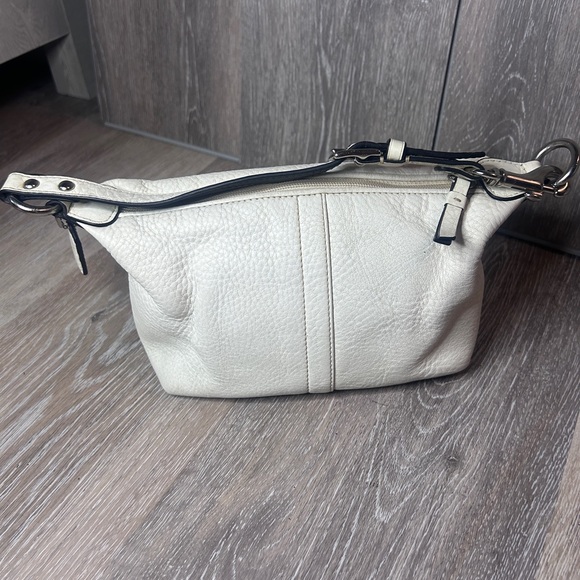Coach Cream Leather Shoulder Bag - Picture 2 of 9